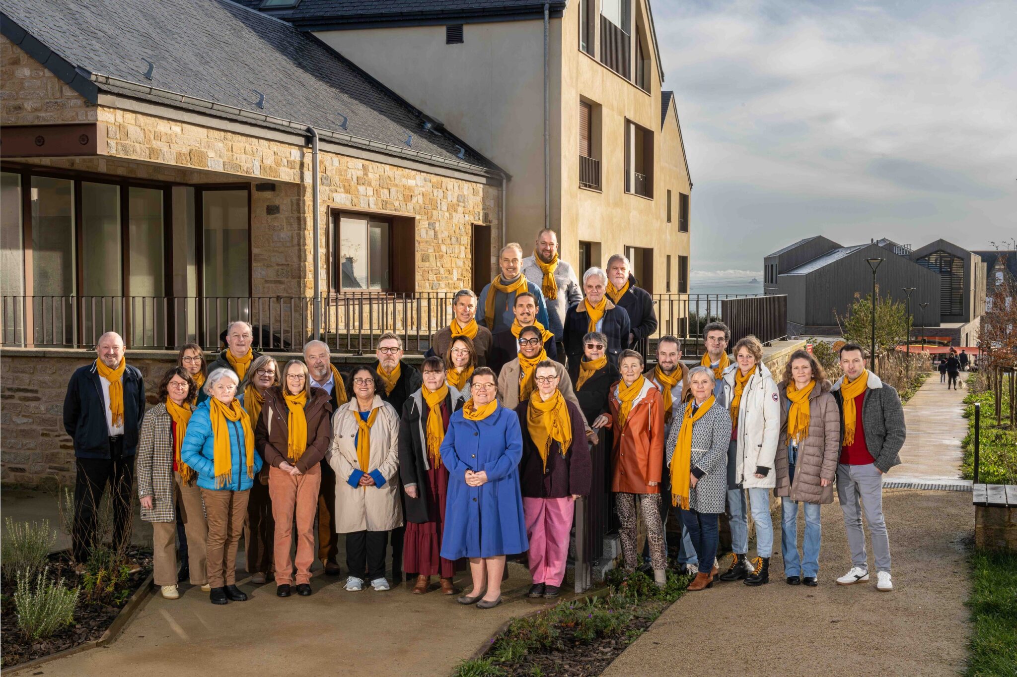 Portrait de groupe des colistiers « Cancale & Vous » pour les municipales 2026 à Cancale.